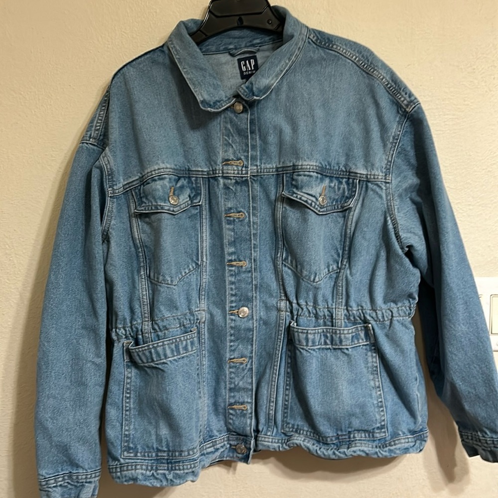 Women’s Gap cinched denim jacket XXL
NWOT